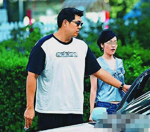 恭喜成功上位！家庭教师挤走正宫，结婚两年老公突然去世！遗嘱允许找男友不许离婚（组图） - 16