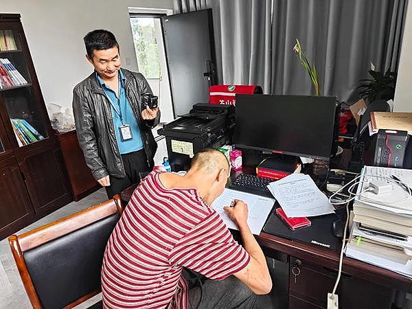 4人违规攀爬苍山被立案：两人迷路后求救耗费大量公共资源（组图） - 3