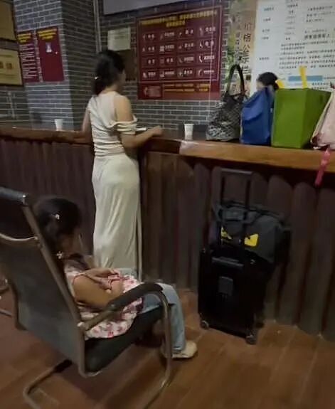 7岁女童与小老虎互动被咬伤,动物园最新回应(组图) - 4