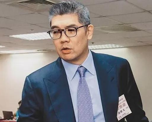 恭喜成功上位！家庭教师挤走正宫，结婚两年老公突然去世！遗嘱允许找男友不许离婚（组图） - 14