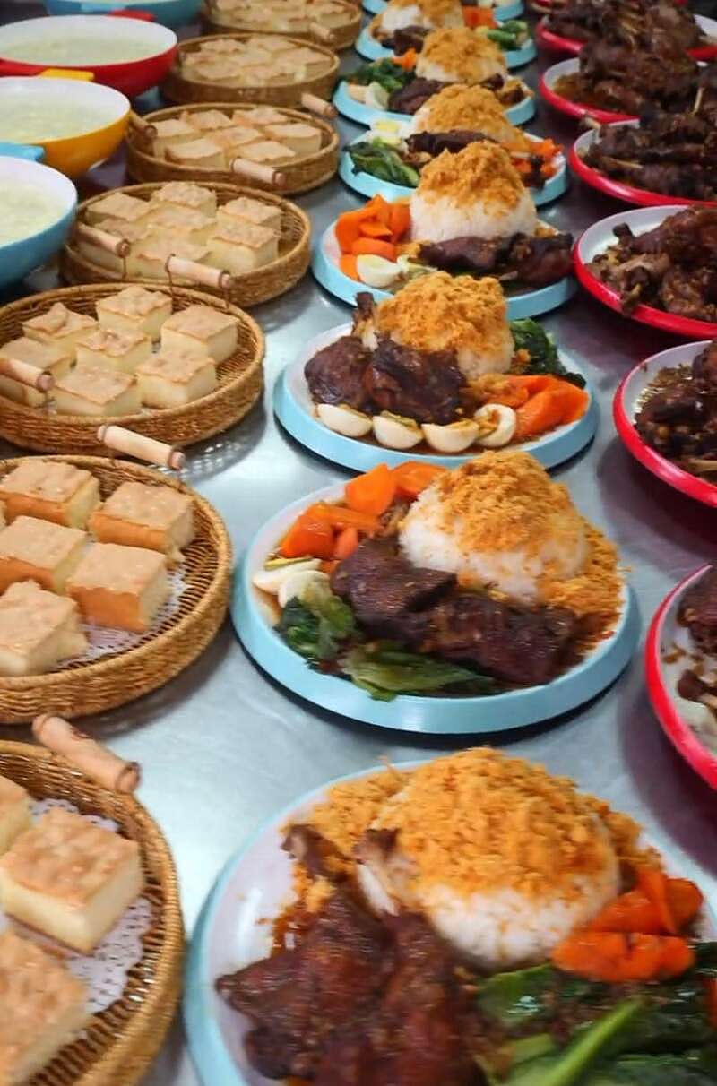 堪比星级酒店！河南一幼儿园餐食走红：一天20元餐费能吃到龙虾、鲍鱼（组图） - 3