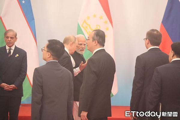 印巴零互动！领导人战后“首次”同场，上合峰会2人尴尬坐斜对面（组图） - 6