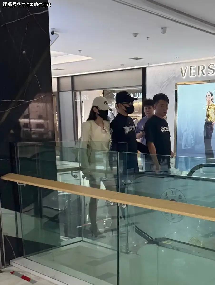 汪峰带森林北在新疆过七夕，为她买珠宝男友力十足（组图） - 1