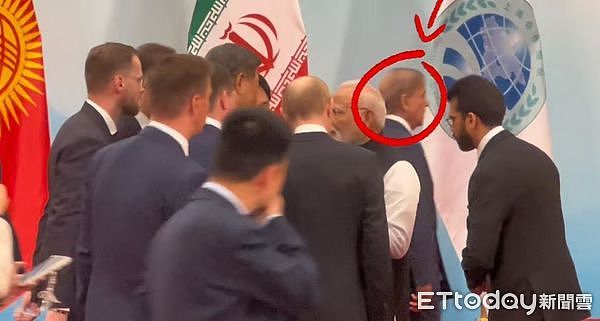 印巴零互动！领导人战后“首次”同场，上合峰会2人尴尬坐斜对面（组图） - 2