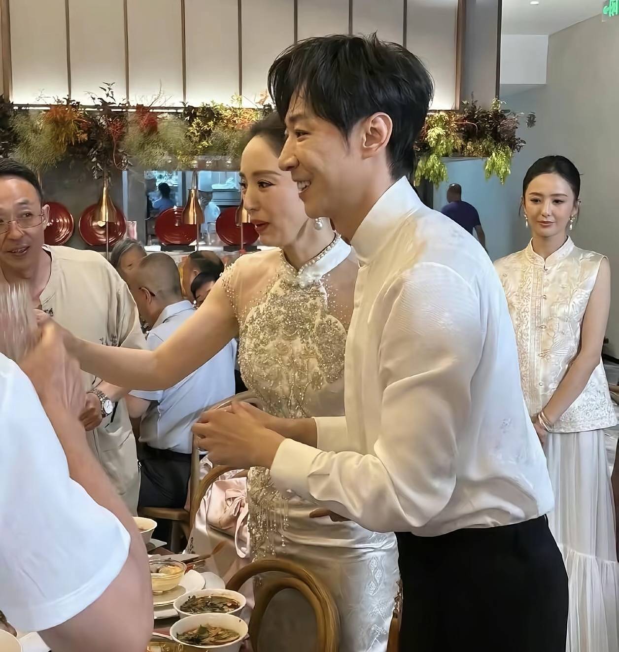 董璇为什么选择张维伊，原因很简单，因为一个人补一个坑（组图） - 4