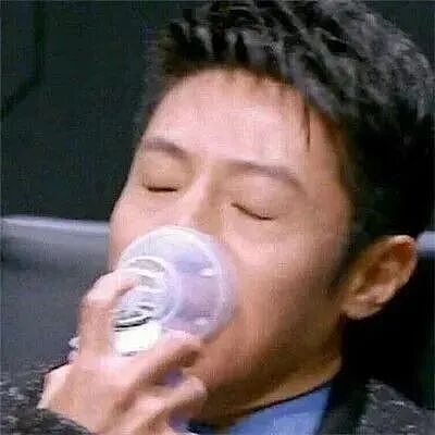 巴黎世家8200元新包像超市塑料袋，有种有钱人假装普通人的美！奢侈品迷惑行为大赏（组图） - 76