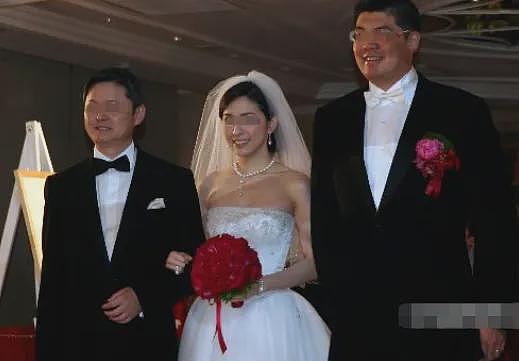 恭喜成功上位！家庭教师挤走正宫，结婚两年老公突然去世！遗嘱允许找男友不许离婚（组图） - 26