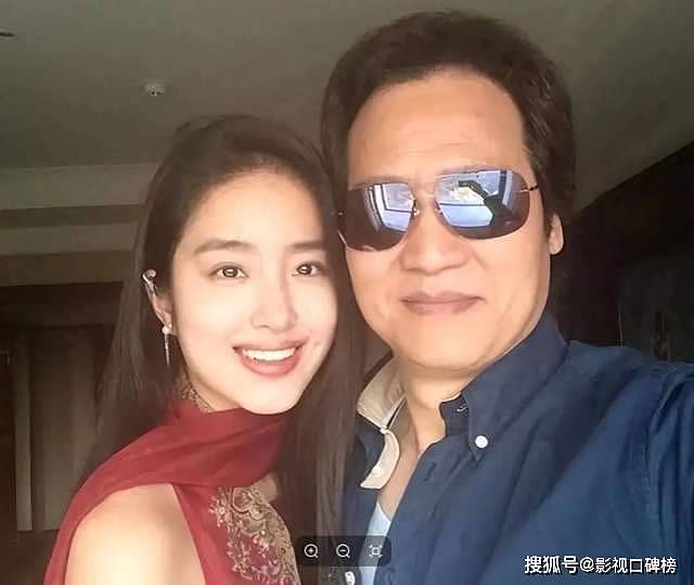 杨采钰被质疑与高富帅没有领证，她曾晒豪宅，家具名画一堆，实力不菲（组图） - 9
