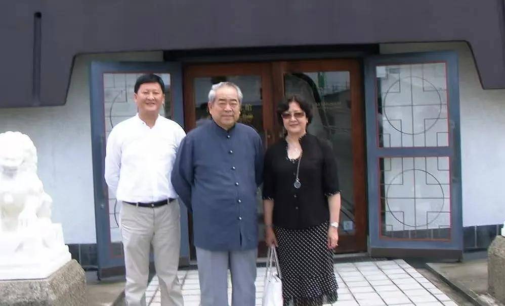 业内曝88岁范曾近况，即将宣布天大喜讯，此前娇妻被曝怀孕了（组图） - 11