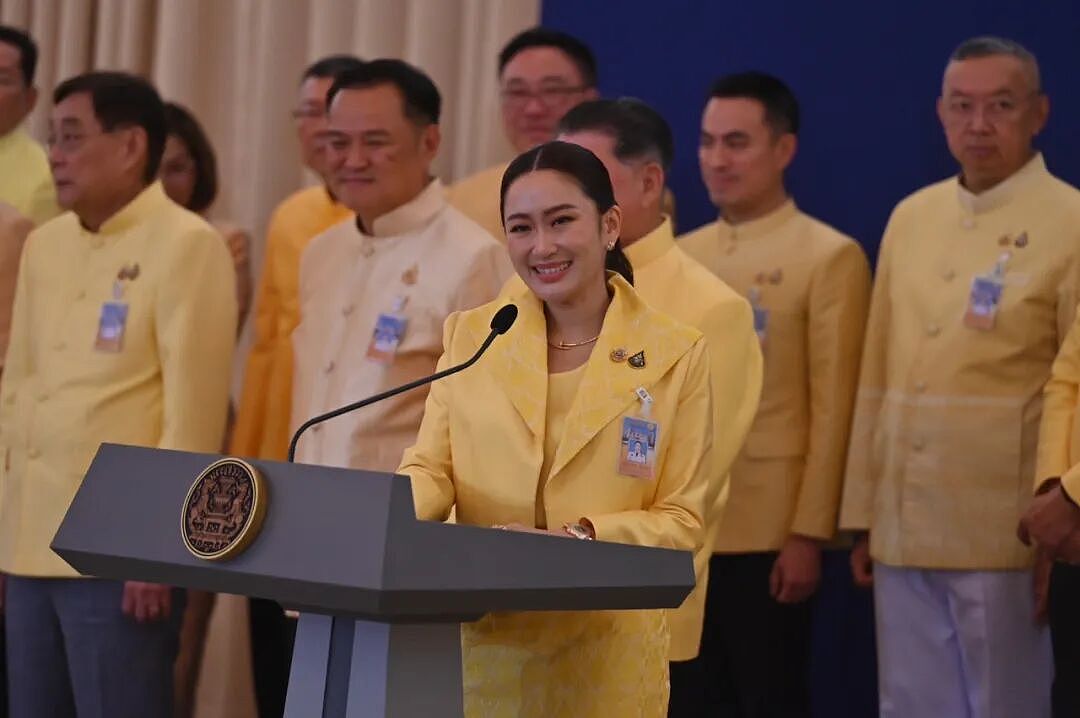 泰国39岁美女总理一年就下台，只因打电话叫了声“叔叔”，她太年轻被做局了？（组图） - 39