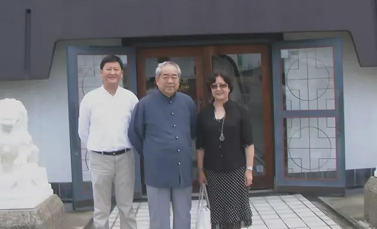 业内曝88岁范曾近况，即将宣布天大喜讯，此前娇妻被曝怀孕了（组图） - 11