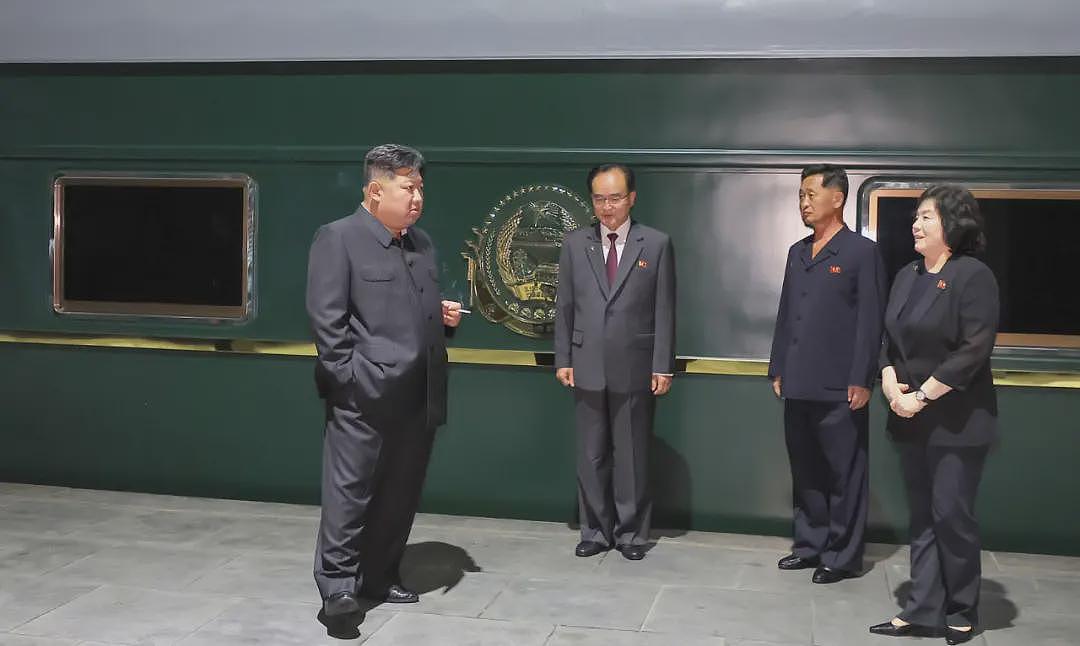 金正恩时隔6年再访华，崔善姬等陪同（组图） - 2
