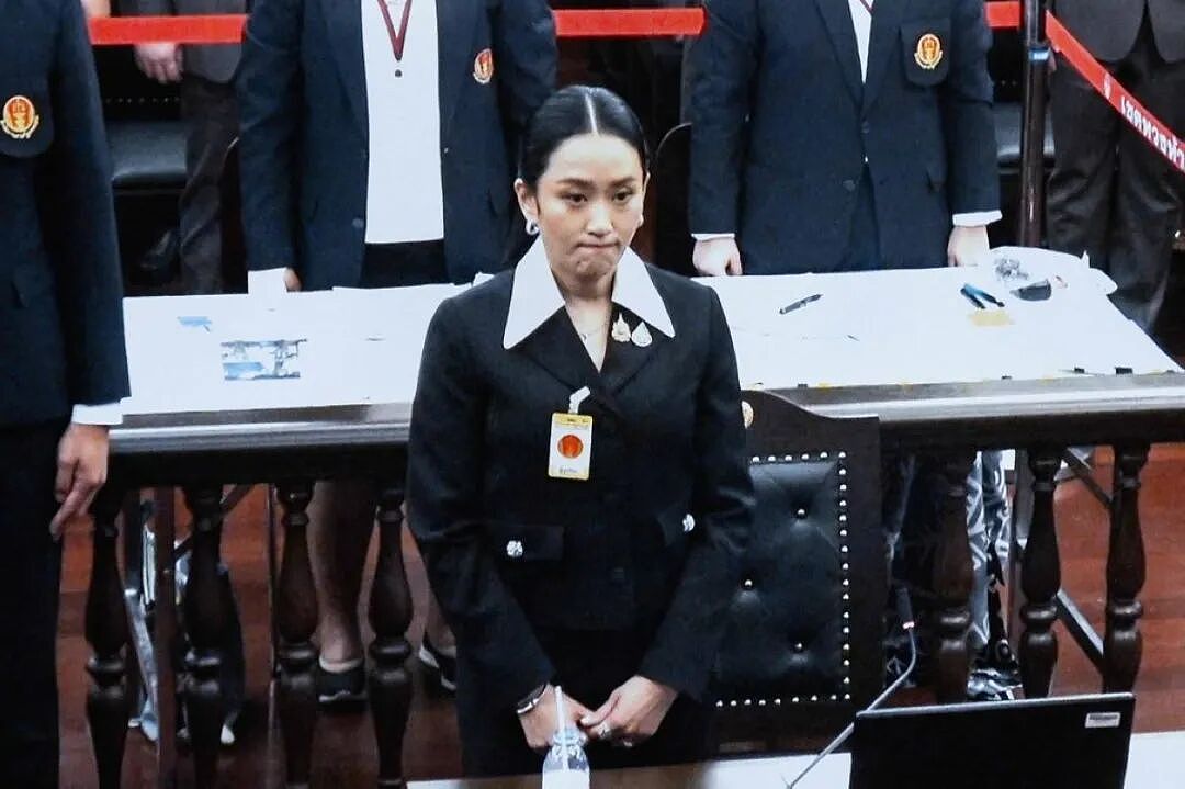 泰国39岁美女总理一年就下台，只因打电话叫了声“叔叔”，她太年轻被做局了？（组图） - 35
