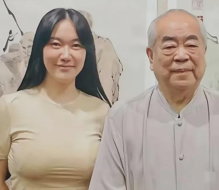 业内曝88岁范曾近况，即将宣布天大喜讯，此前娇妻被曝怀孕了（组图） - 3