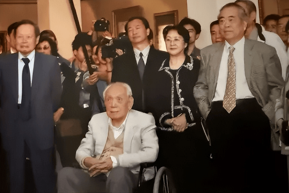 业内曝88岁范曾近况，即将宣布天大喜讯，此前娇妻被曝怀孕了（组图） - 10