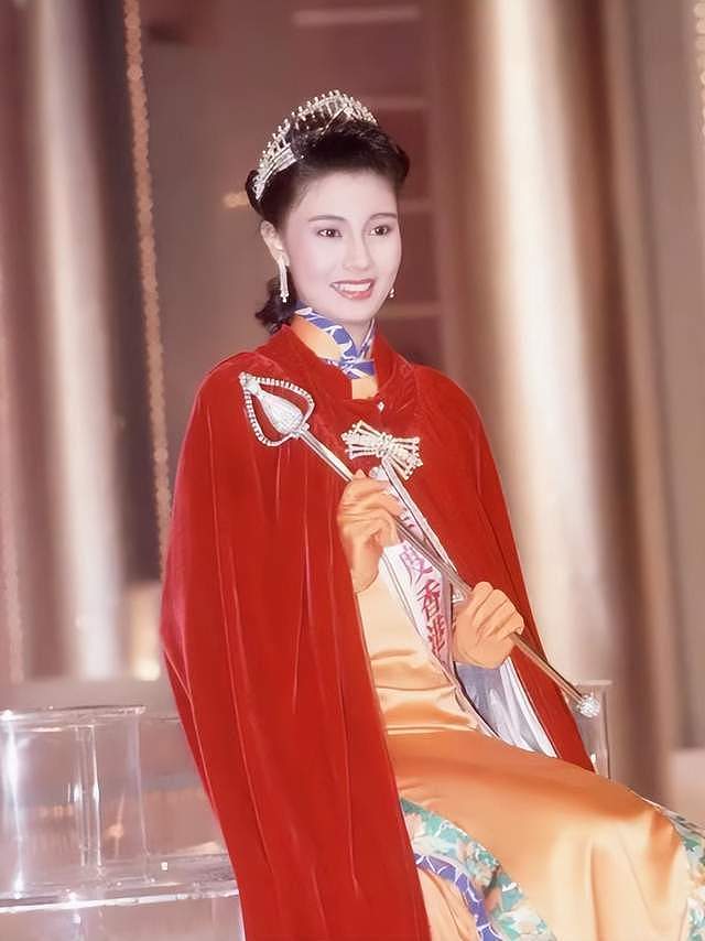 丑到没眼看！2025年“港姐三强”惹争议，冠军嘴歪泪泡一脸苦相（组图） - 18