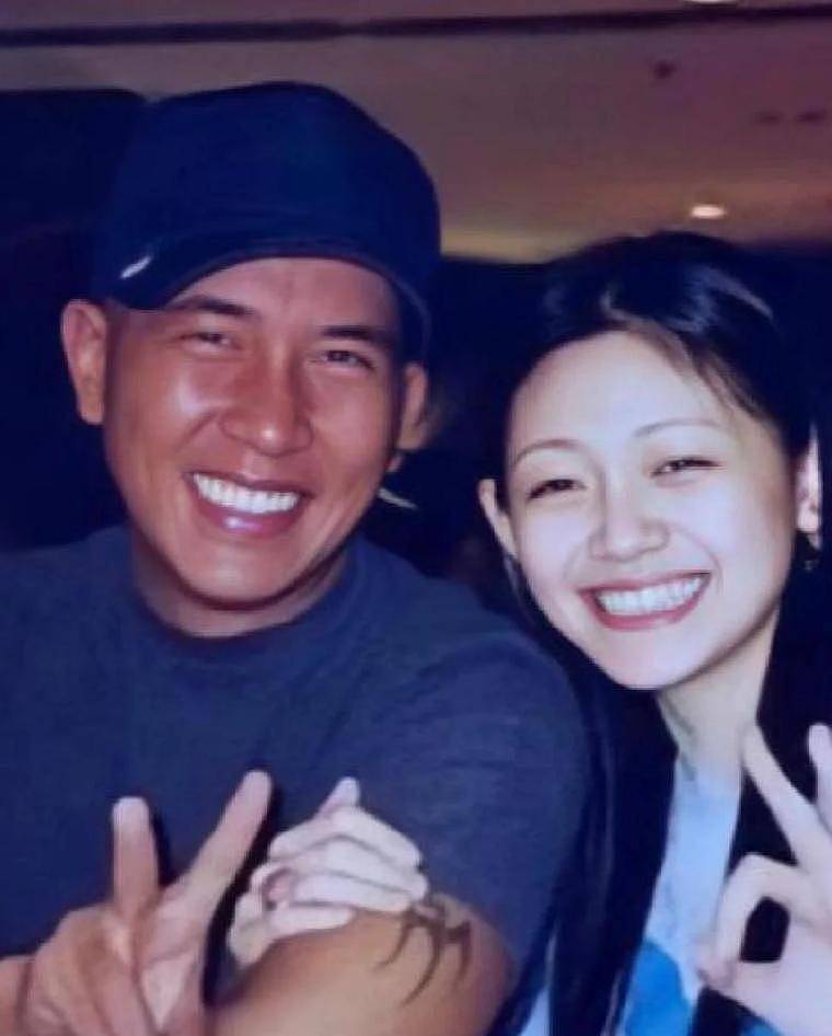 具俊晔七夕墓地陪大S，带咖啡面包和照片，没想到大S真爱竟是他（组图） - 9