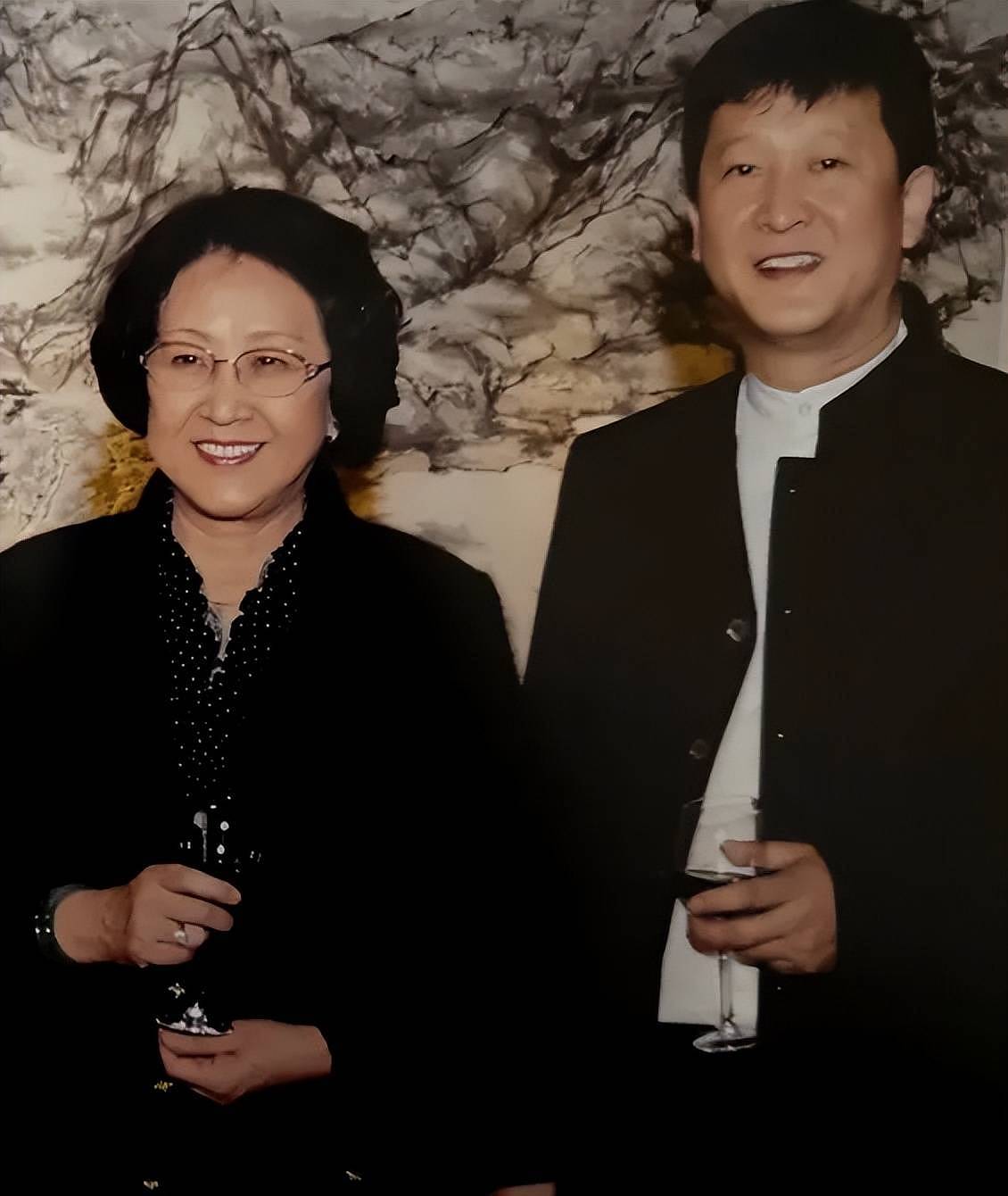 业内曝88岁范曾近况，即将宣布天大喜讯，此前娇妻被曝怀孕了（组图） - 12