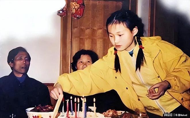 轮椅代步,不能平躺,41岁李宇春与“不死癌症”共处,现状如何(组图) - 3