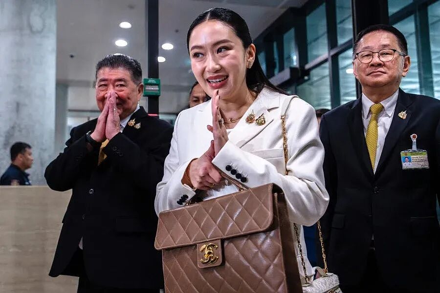泰国39岁美女总理一年就下台，只因打电话叫了声“叔叔”，她太年轻被做局了？（组图） - 18