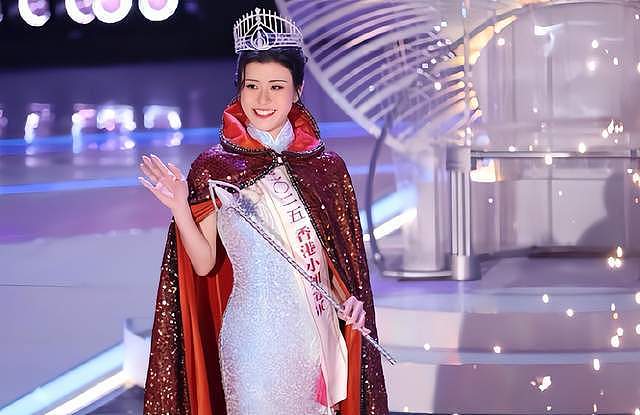 丑到没眼看！2025年“港姐三强”惹争议，冠军嘴歪泪泡一脸苦相（组图） - 5