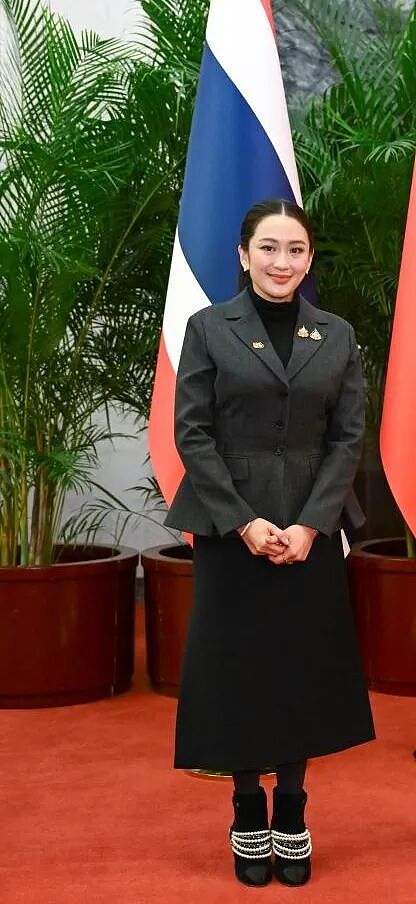 泰国39岁美女总理一年就下台，只因打电话叫了声“叔叔”，她太年轻被做局了？（组图） - 31