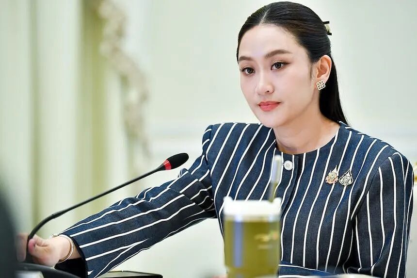 泰国39岁美女总理一年就下台，只因打电话叫了声“叔叔”，她太年轻被做局了？（组图） - 7