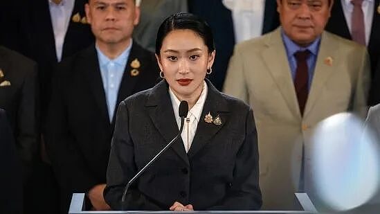 泰国39岁美女总理一年就下台，只因打电话叫了声“叔叔”，她太年轻被做局了？（组图） - 5