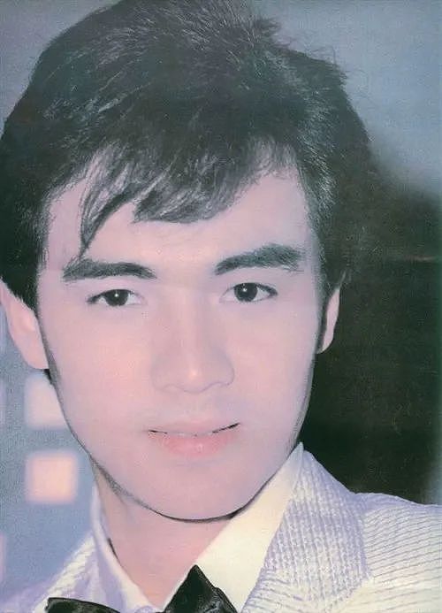 “四大天王”之首，离婚后再娶初恋，为何巅峰时消失，20年不见？（组图） - 3
