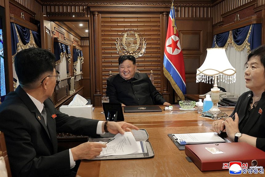 金正恩乘专列越过边境进入中国出席阅兵式（图） - 1