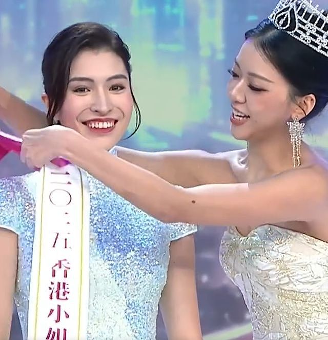 丑到没眼看！2025年“港姐三强”惹争议，冠军嘴歪泪泡一脸苦相（组图） - 1