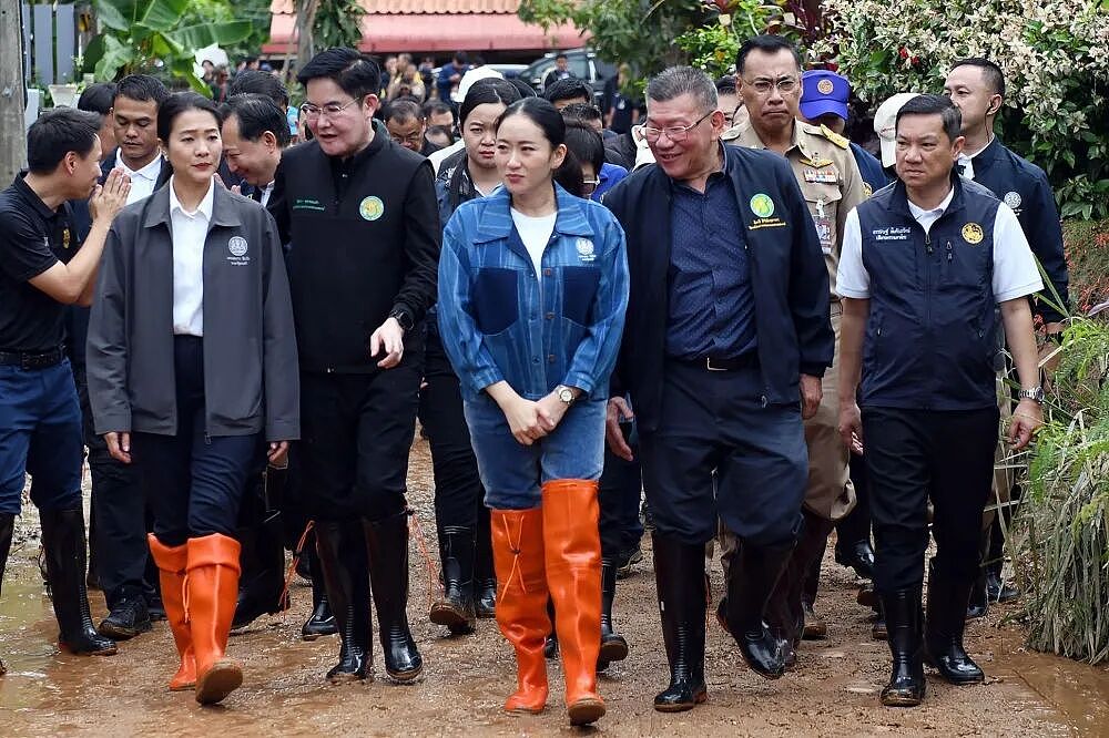 泰国39岁美女总理一年就下台，只因打电话叫了声“叔叔”，她太年轻被做局了？（组图） - 10