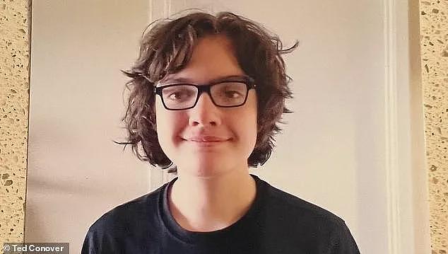 沉迷阴谋论带 13 岁儿子荒野求生，三人死在荒野，生前边看油管边学技能（组图） - 2