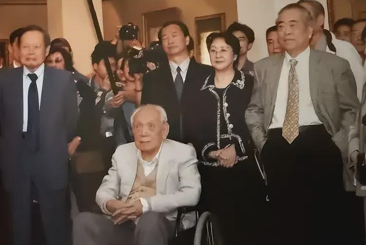 业内曝88岁范曾近况，即将宣布天大喜讯，此前娇妻被曝怀孕了（组图） - 10