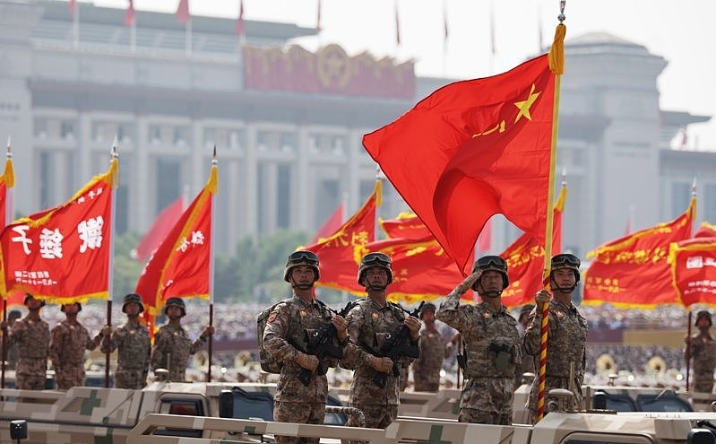 秀军事肌肉！九三阅兵呈现陆海空三位一体核力量，胡锡进：该清醒的是民进党当局（组图） - 1