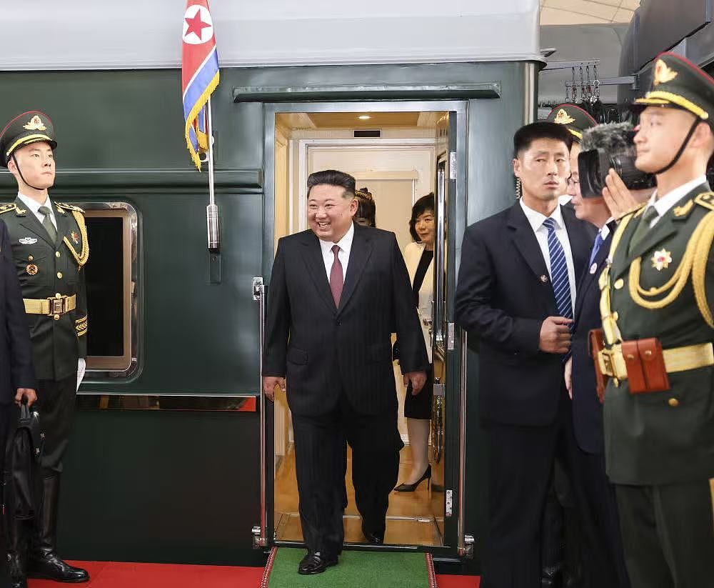 金正恩访中“御用厕所”带著走！严防便便、毛发泄DNA机密（组图） - 1