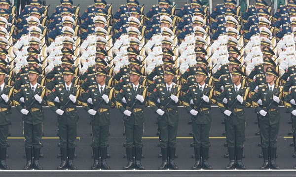 远看一直线！九三阅兵现“复制贴上”，民众嗨喊：强迫症超舒爽（视频/组图） - 9