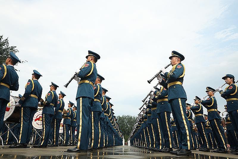 普京专车罕见换上中国车牌！“两个8”惹网民热议（组图） - 12