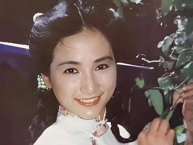郑佩佩才去世一年,小儿子就“原形毕露”(组图) - 20