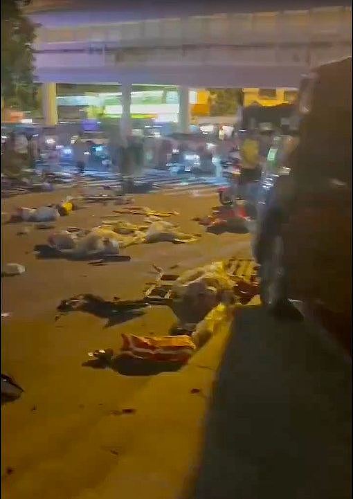 广州车撞路人酿至少6伤 目击者:有个小孩在车底(组图) - 9