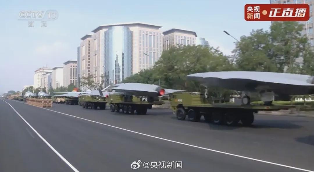 中国军队装备已NextLevel！DF61导弹、歼20S震撼亮相，还有无人潜航器、高能激光武器，东风5C打击范围覆盖全球（组图） - 17