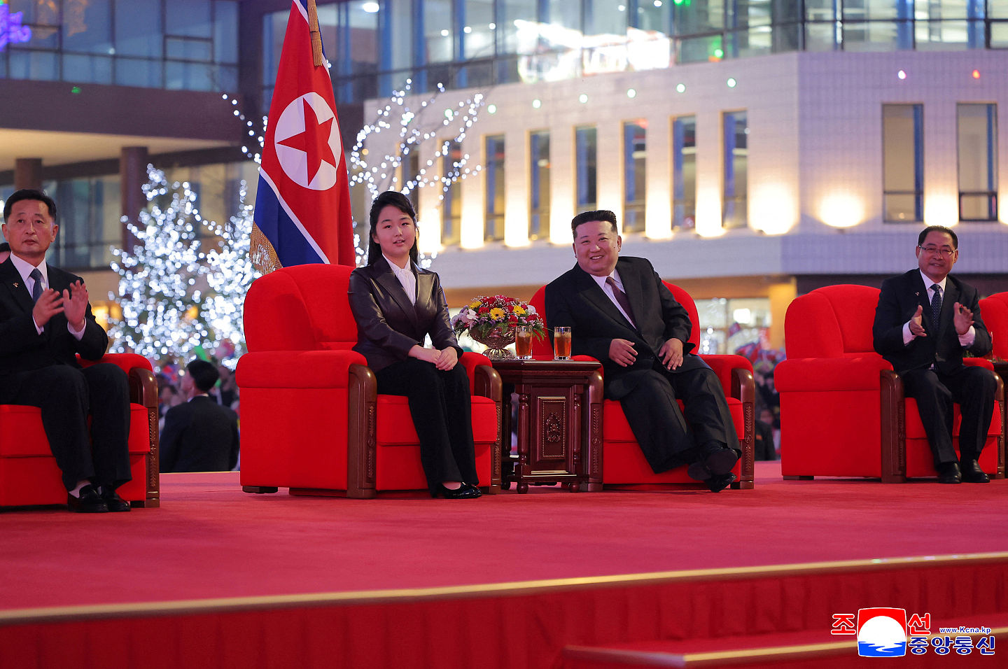 金正恩曝“世袭第4代”计划!12岁爱女首度国外亮相,专家分析动机(组图) - 4