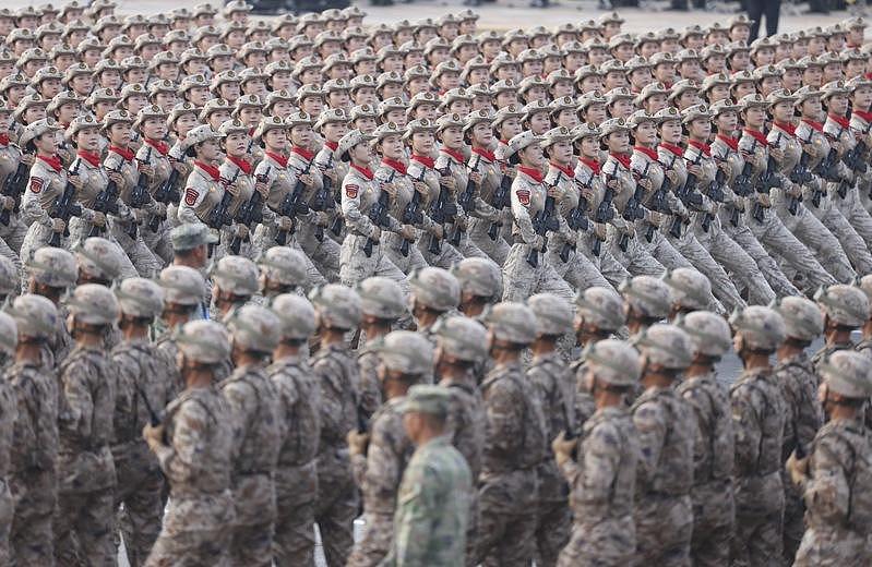 笑容与汗水…中国阅兵漏网镜头，从蓝天看到红海（组图） - 5