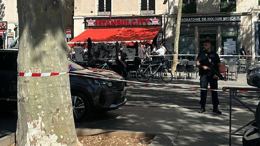 法国马赛男子持刀刺伤5人,遭警员近距离连开多枪击毙(视频/组图) - 1
