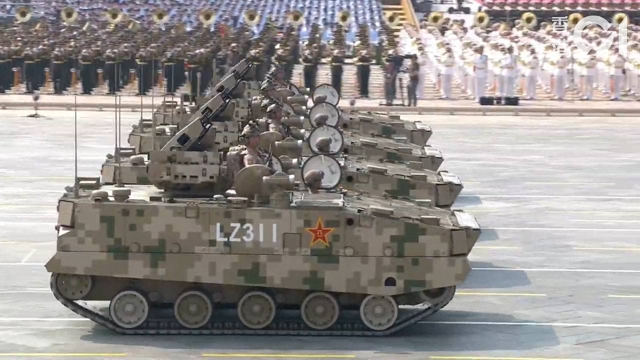 空降战车家族亮相!专家:运-20空投落地即成装甲部队(组图) - 1