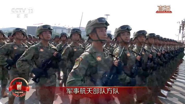 中国军队装备已NextLevel！DF61导弹、歼20S震撼亮相，还有无人潜航器、高能激光武器，东风5C打击范围覆盖全球（组图） - 8