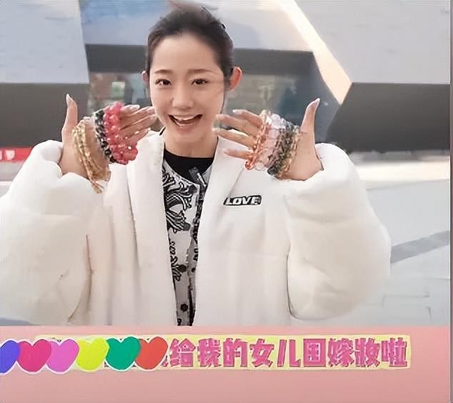 万千惠全网捂嘴惹争议!直播带货搞玄学,卖水晶话术像传销洗脑(组图) - 11