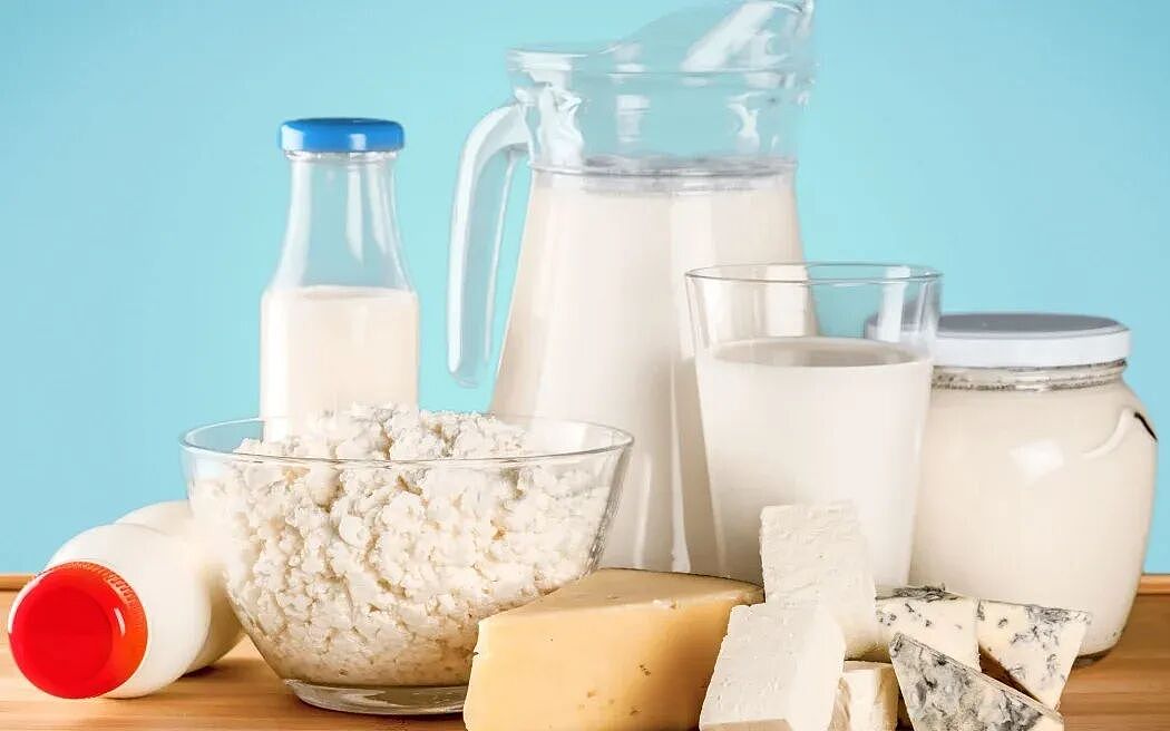 全球乳制品价格暴跌，恒天然奶价承压；救护车出动5万次，呼吸急症暴增；暴力升级，亚超经理遭羞辱围殴，喷水拽头发猛打（组图） - 3