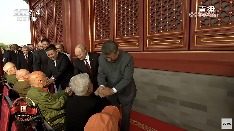 笑容与汗水…中国阅兵漏网镜头，从蓝天看到红海（组图） - 4