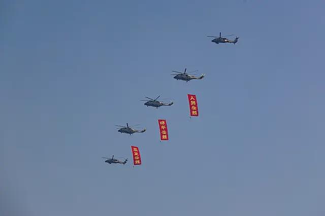 全球聚焦九三阅兵!外媒:雄心勃勃的一次力量展示与外交秀场(组图) - 5